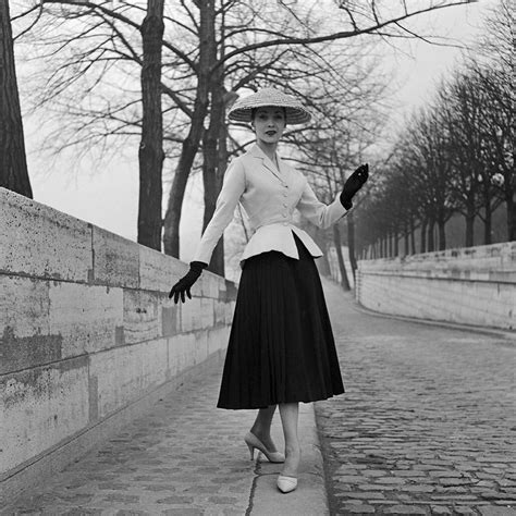 dior new look 1945-1960|Dior the new look 1947.